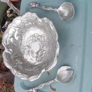 Arthur court large bunnie salad serving bowl  with large spoon and fork